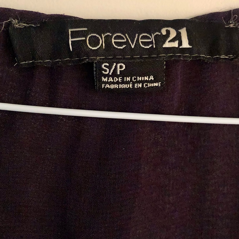 Forever 21 plum semi sheer flutter sleeve top SP - Picture 5 of 6